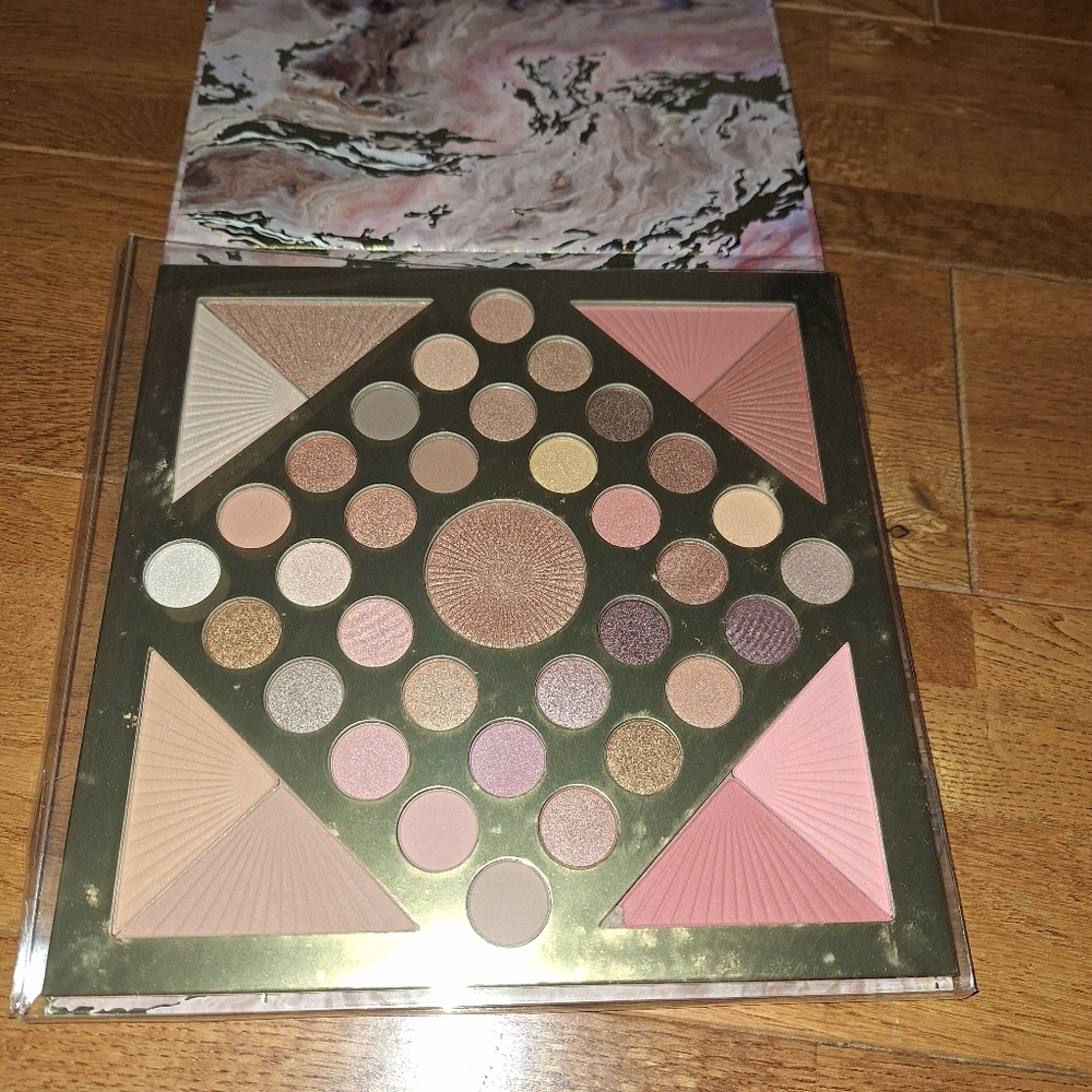 NIP HUGE Palette of Bronzers, Highlighters, Blushes and Eyeshadows